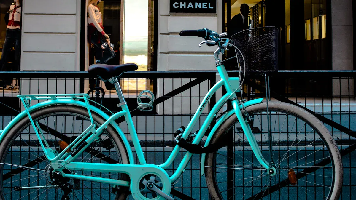 Chanel Store vs. Mainstream Retailers: Digital Price Tags and Pricing Strategy
