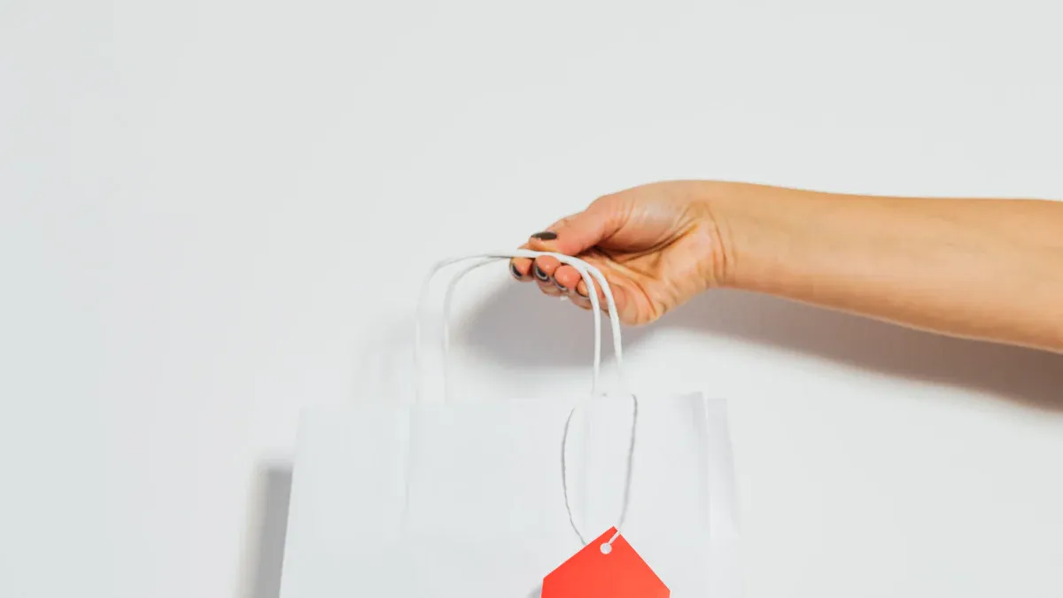 How Digital Price Tags Improve Your UNIQLO Store Experience