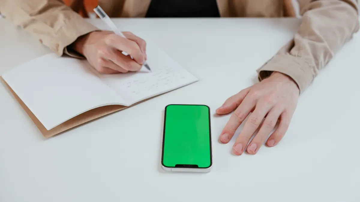 How an Electronic Paper Display Works